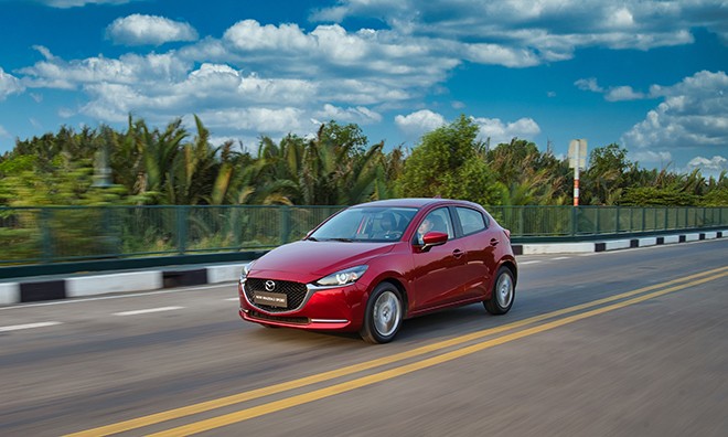 Mazda 2 phiên bản Sport vừa được tăng giá bán - 2