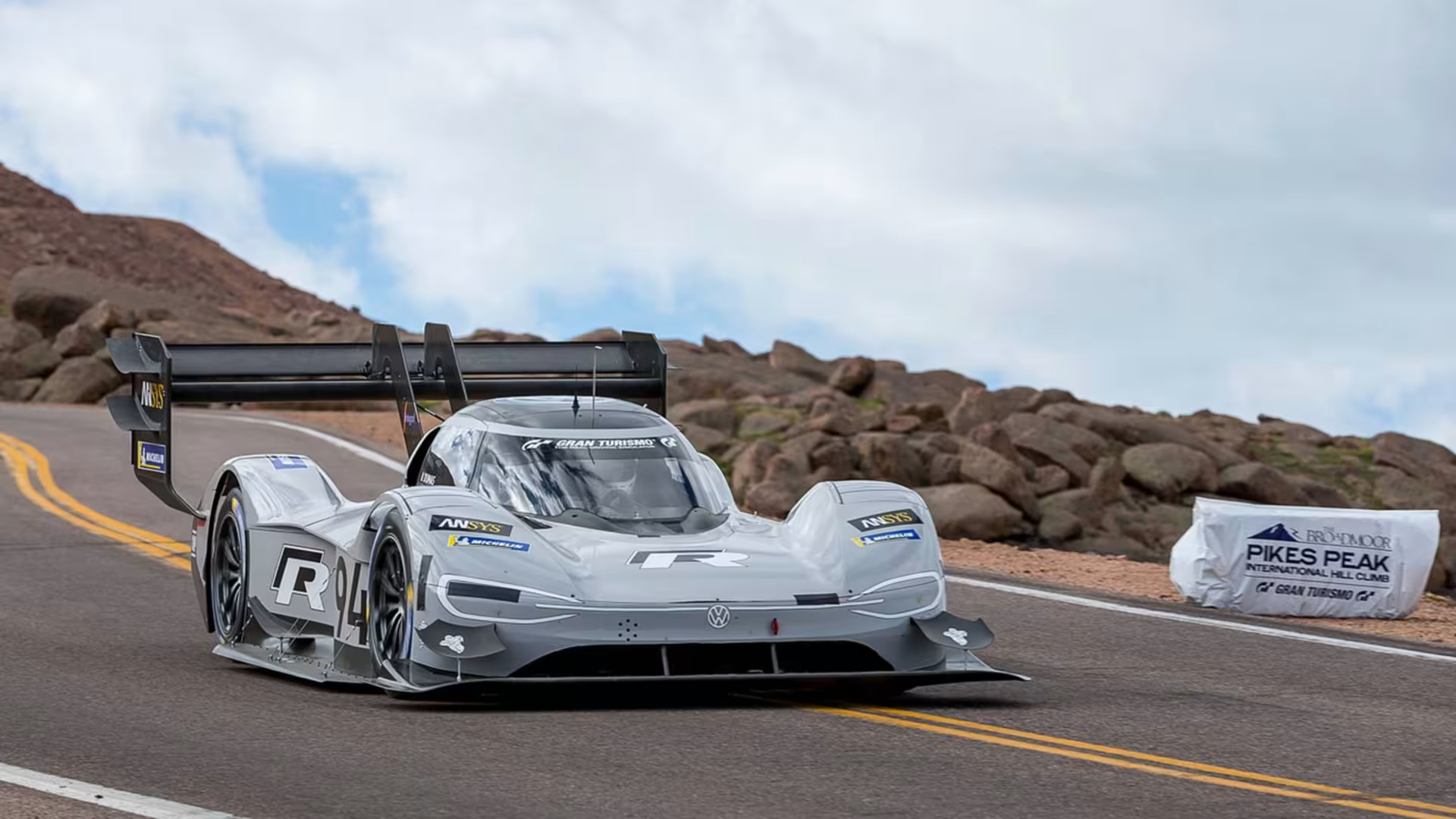 ban tai dien ford f 150 se co mat tai duong dua pikes peak 2024 002