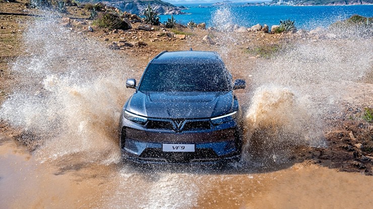 Giá xe VinFast VF 9 niêm yết và lăn bánh tháng 9/2025 - 25