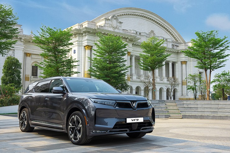 Giá xe VinFast VF 9 niêm yết và lăn bánh tháng 9/2025 - 1