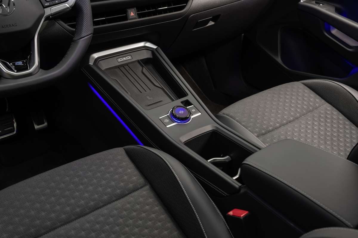 Volkswagen trình làng mẫu xe T-Roc thế hệ mới - 6